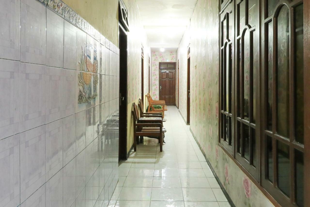 Dharmawati Homestay Syariah At Terminal Purabaya Waru Eksteriør billede