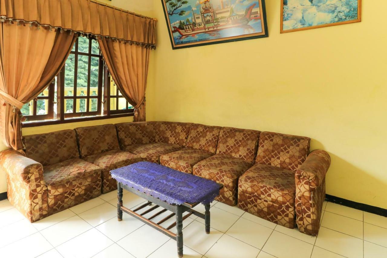 Dharmawati Homestay Syariah At Terminal Purabaya Waru Eksteriør billede