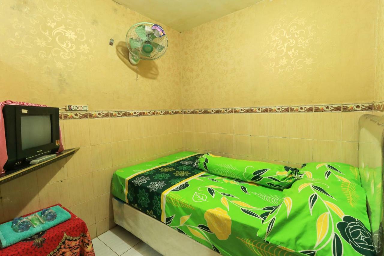 Dharmawati Homestay Syariah At Terminal Purabaya Waru Eksteriør billede