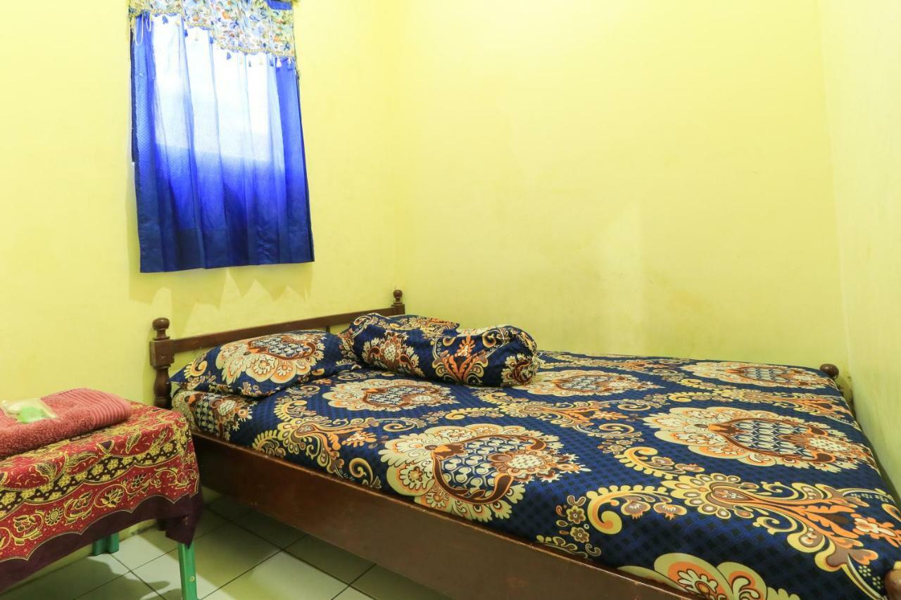 Dharmawati Homestay Syariah At Terminal Purabaya Waru Eksteriør billede