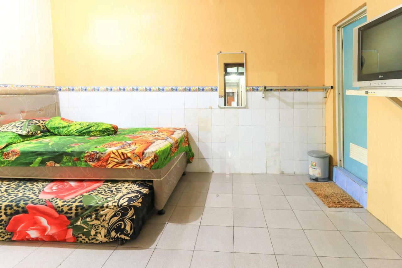 Dharmawati Homestay Syariah At Terminal Purabaya Waru Eksteriør billede