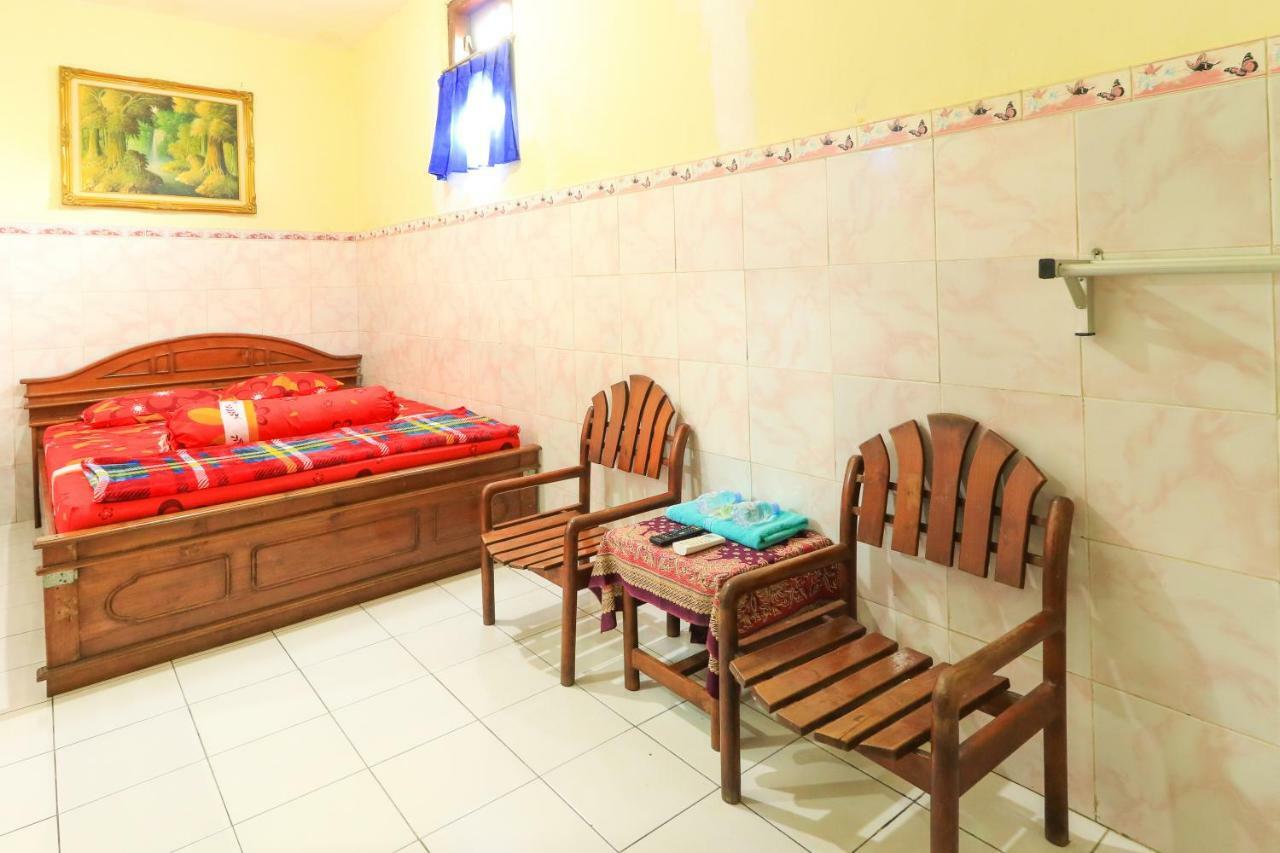 Dharmawati Homestay Syariah At Terminal Purabaya Waru Eksteriør billede