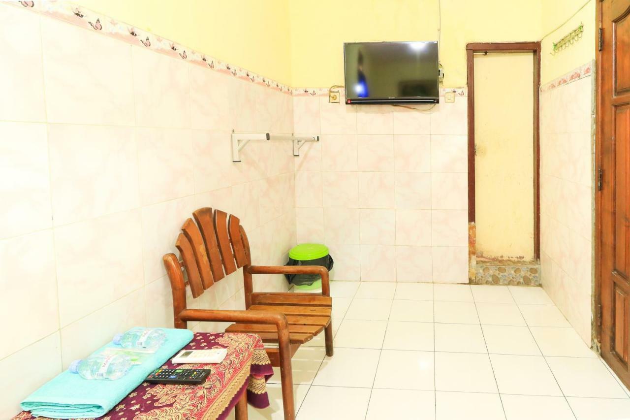 Dharmawati Homestay Syariah At Terminal Purabaya Waru Eksteriør billede