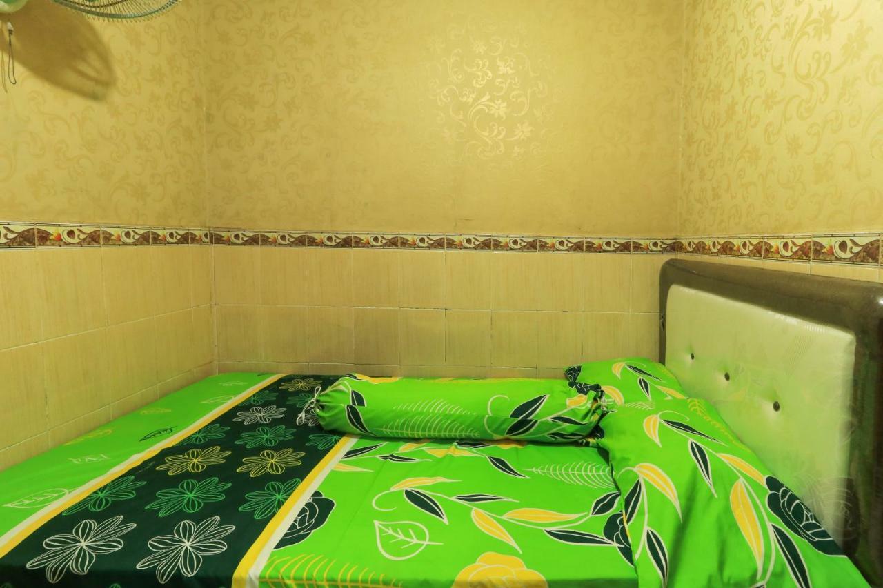 Dharmawati Homestay Syariah At Terminal Purabaya Waru Eksteriør billede